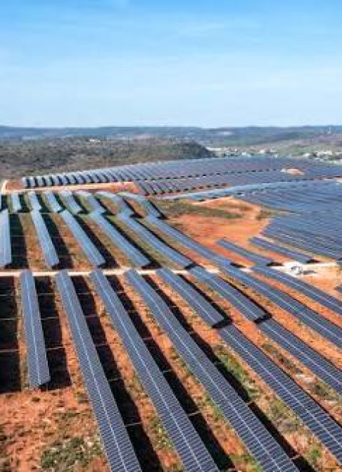 Produ&ccedil;&atilde;o de energia solar atinge novos m&aacute;ximos